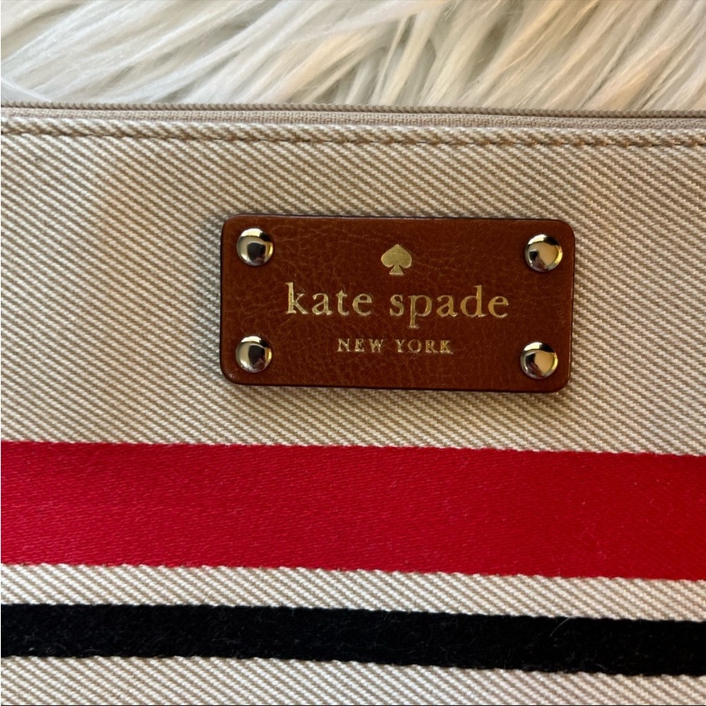 NWT’s Kate Spade Island Striped XL pouch - Picture 6 of 8